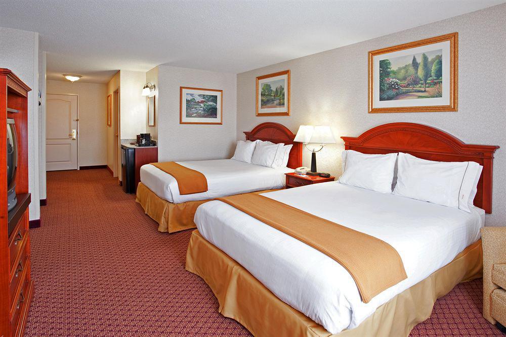 Holiday Inn Express & Suites - Sharon-Hermitage By Ihg West Middlesex Kamer foto