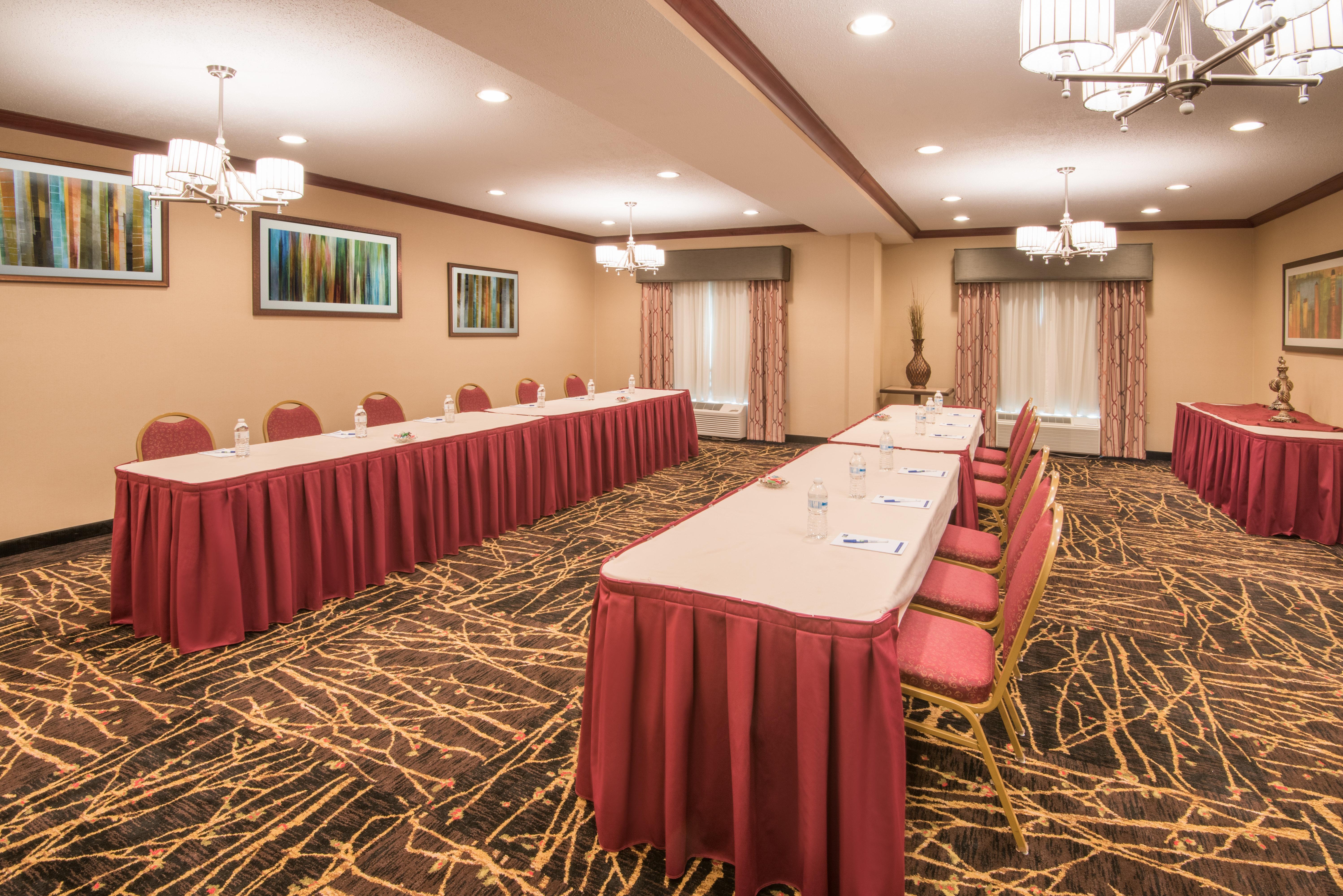 Holiday Inn Express & Suites - Sharon-Hermitage By Ihg West Middlesex Buitenkant foto