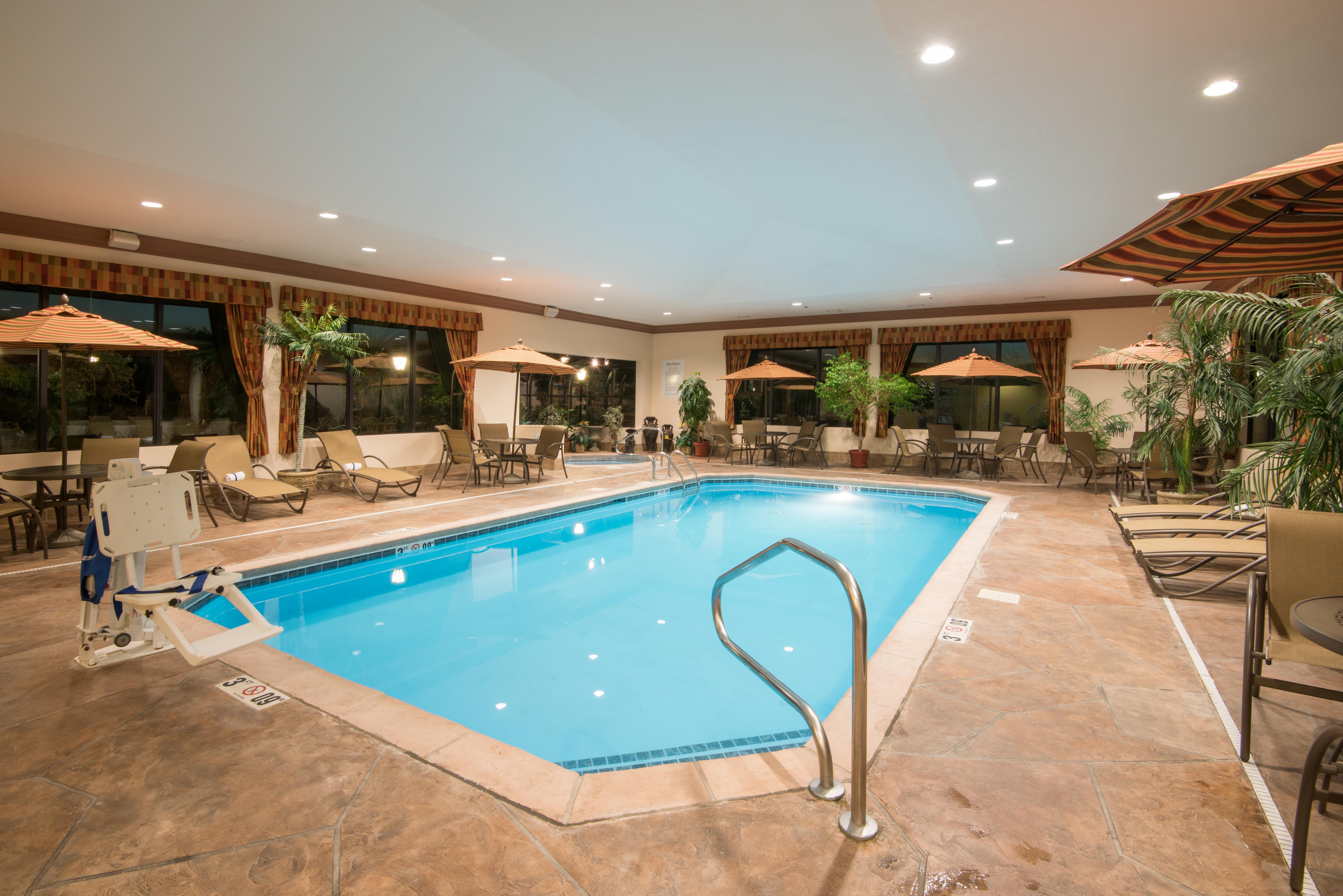 Holiday Inn Express & Suites - Sharon-Hermitage By Ihg West Middlesex Buitenkant foto