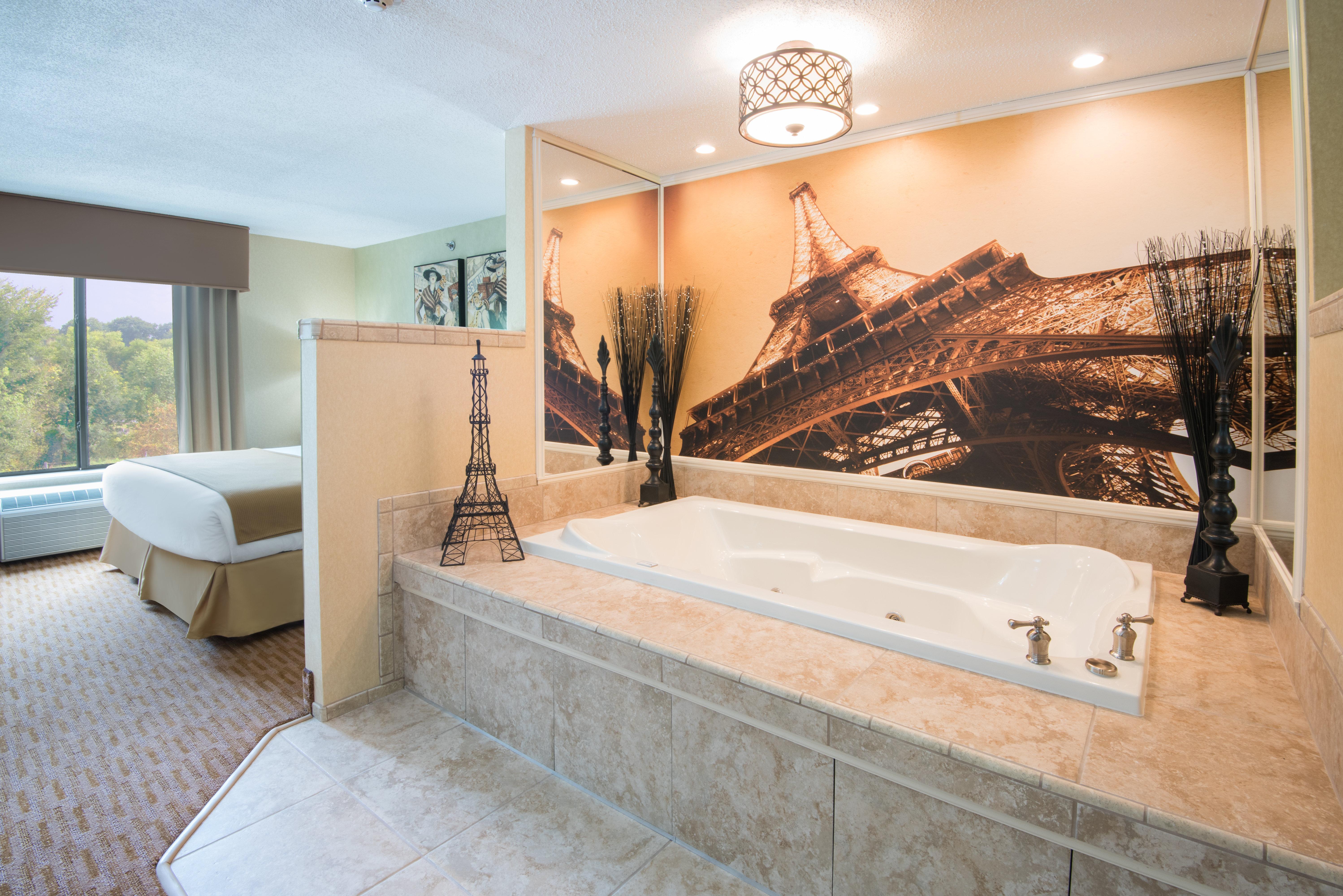 Holiday Inn Express & Suites - Sharon-Hermitage By Ihg West Middlesex Buitenkant foto